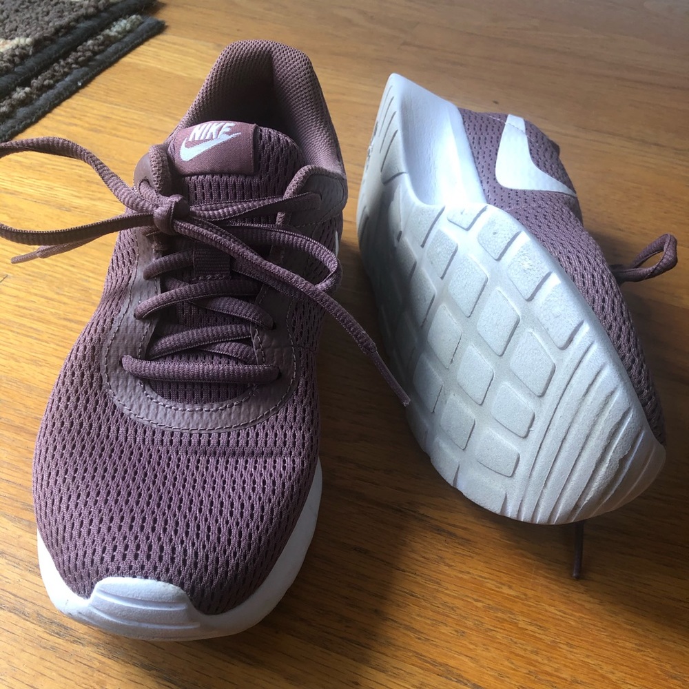 Nike Flex Run Tennis Shoes